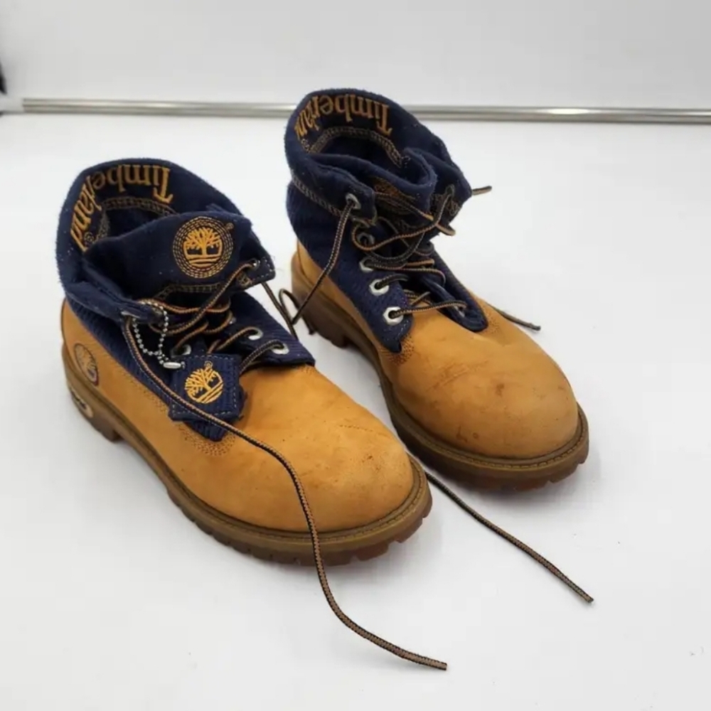 Boys Timberland Boots Size 4M - Picture 5 of 8